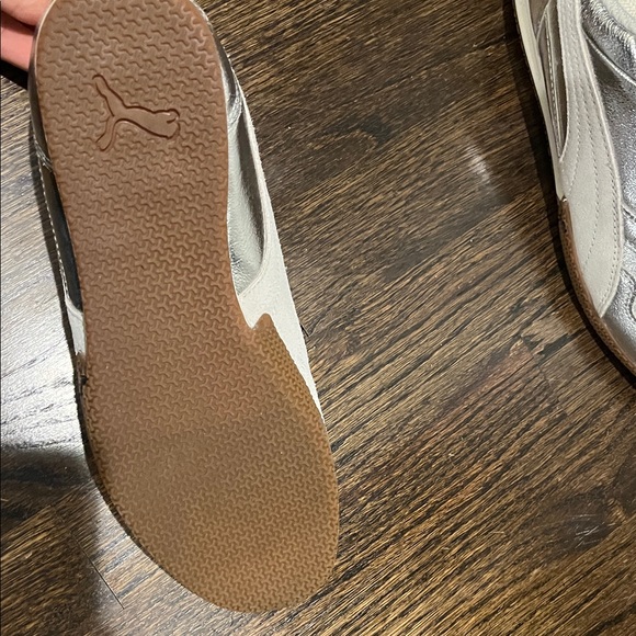 Puma Bella Donna Women's Silver and white Sneakers, size 8 - Picture 4 of 7